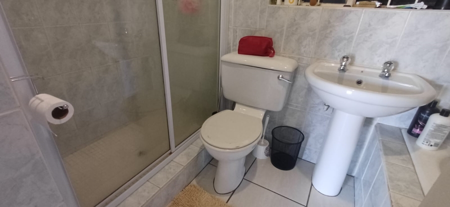 5 Bedroom Property for Sale in Morelig Free State
